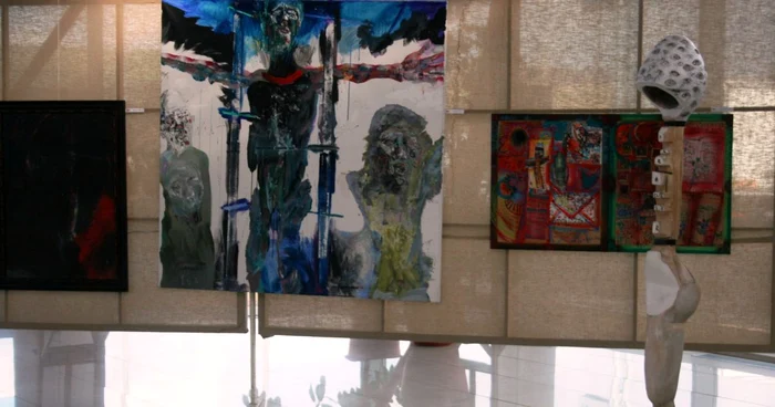 Expoziţia internaţională de artă plastică cuprinde 61 de lucrări