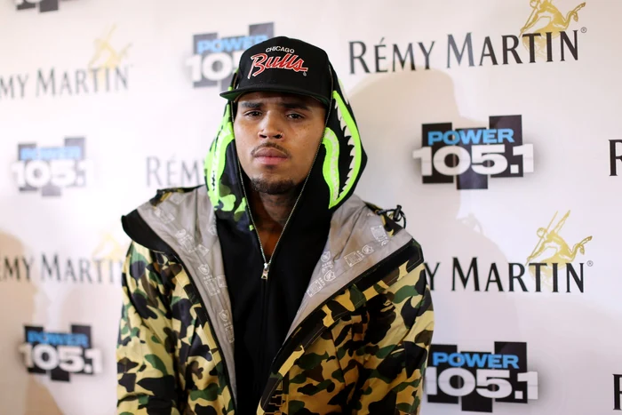 Chris Brown a fost protejat de gărzile personale de corp şi a scăpta nevătămat FOTO Getty Images