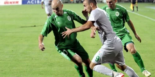 Jucătorii de la FC Gomel (în verde) a jucat în Europa League cu turcii de la Bursaspor