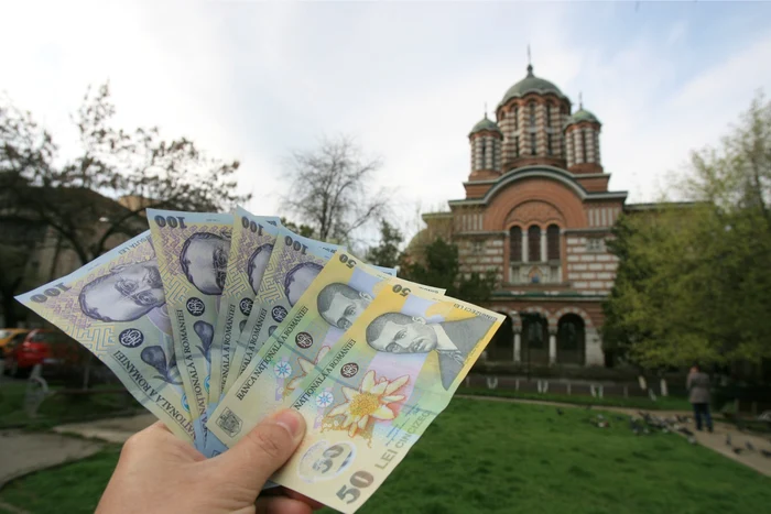 Peste 500 de lăcaşuri de cult din cele opt judeţe ale Mitropoliei de la Cluj au primit „sponsorizări"