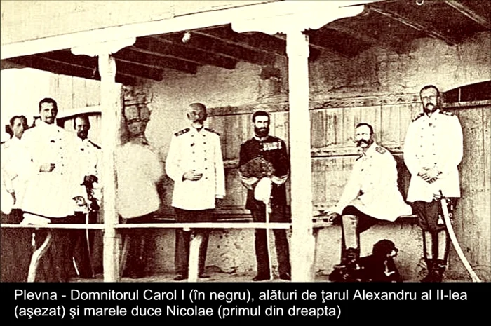 Domnitorul Carol I (în negru) alături de ţarul Alexandru al II-lea (aşezat) şi marele duce Nicolae (primul din dreapta) la Plevna