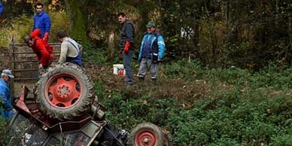 Satu Mare: A murit strivit de propriul tractor