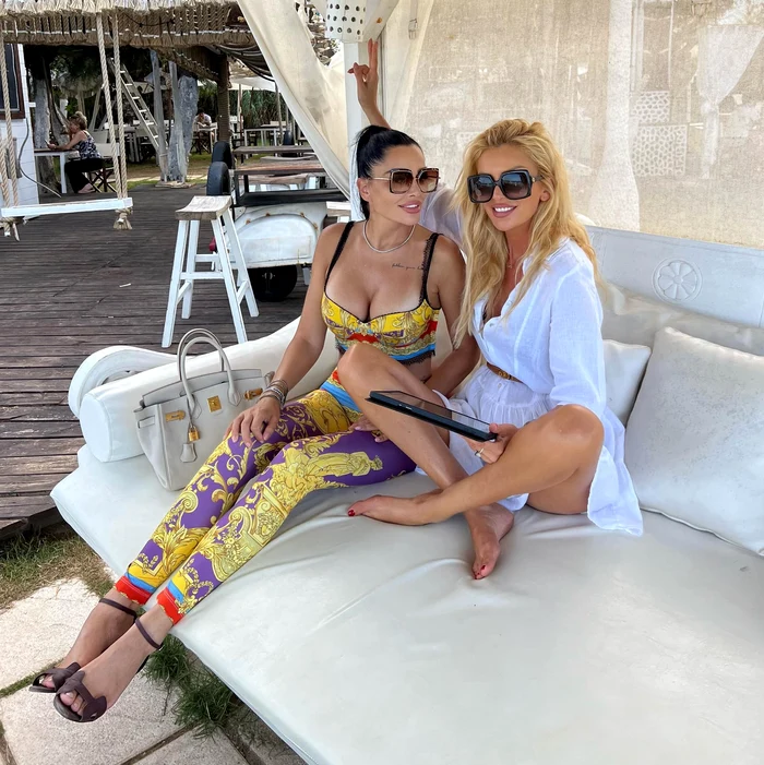 Brigitte si sora ei Cristina Szeifert in vacanta in Puglia Italia (6) jpg