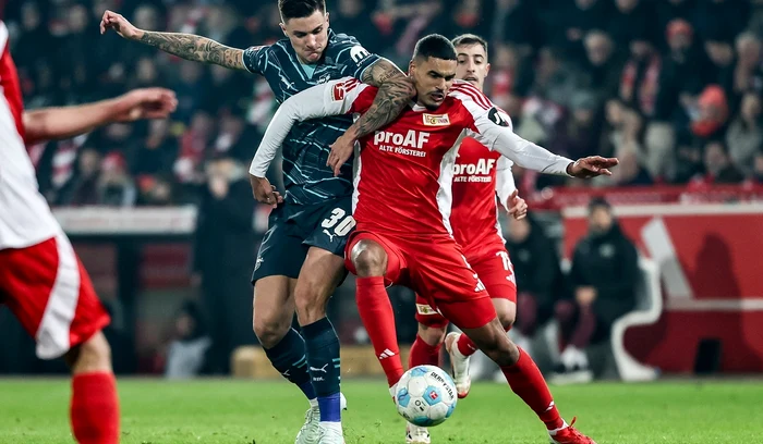 Benjamin Šeško (stânga) va îmbrăca tricoul lui Manchester United (FOTO: EPA)