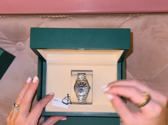 Cadoul pe care l-a primit de la Dani Oțil / FOTO: captură Instagram