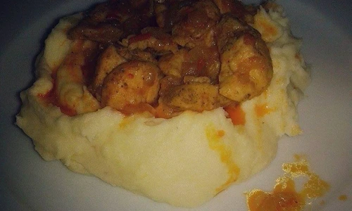 Piept de pui marinat cu piure jpeg