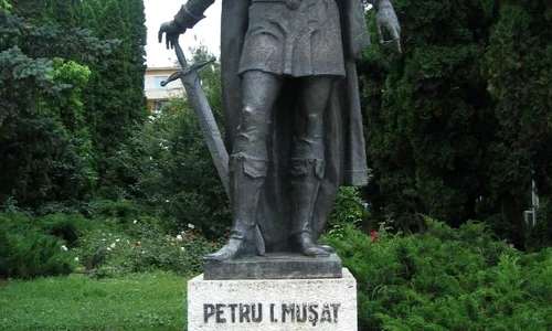 Statuia lui Petru Muşat, conservată la muzeu Suceava jpeg