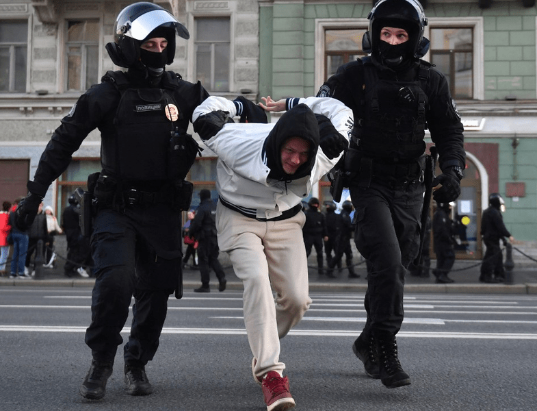 Noi proteste față de mobilizarea anunțată de Putin. Sute de manifestanți au fost reținuți la Moscova și alte mari orașe din Rusia