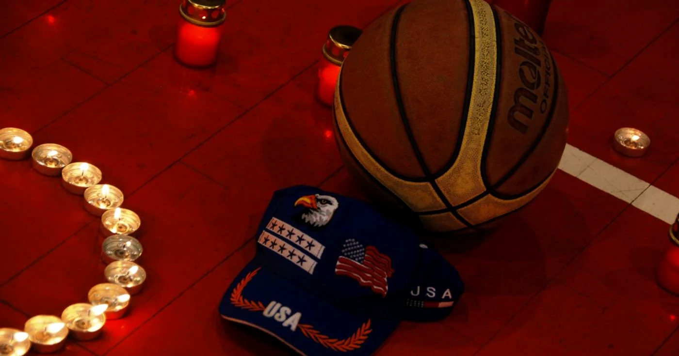 Şepcile nu lipseau din garderoba sportivului american