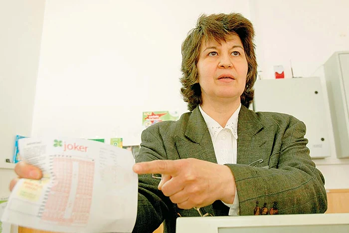 
    O variantă  JOKER costă  3,6 lei  