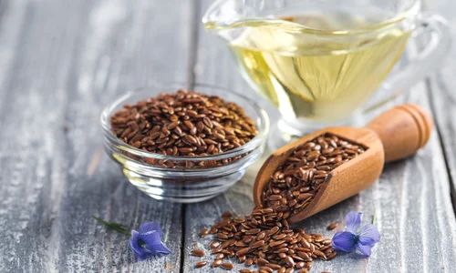 ulei de in _ shutterstock 2327899079 jpg