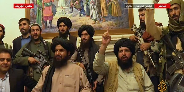 Captura video de la Al Jazeera talibani preluand controlul palatului prezidential din kabul 16 august 2021 foto Al Jazeera/ AFP