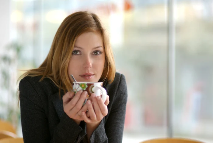 
    Vei scăpa de colăceii inestetici dacă bei ceai de chimen în mod regulat, timp de o lună.  