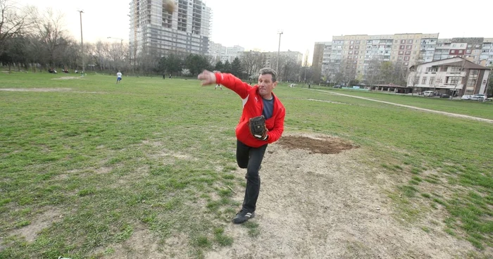 Pe terenul pe care se antrenau copii se vor înălţa blocuri. FOTO Dumitru Goncear