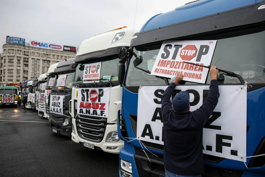 Protest transportatori în piata Victoriei din Bucuresti 29 sept 2021 FOTO Inquam Photos / Octav Ganea