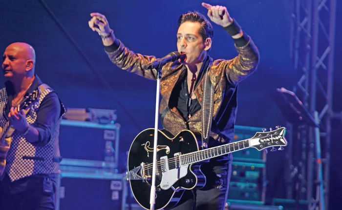 
    De 18 ani, Ștefan Bănică  susține concerte  de Crăciun pe scena  Sălii Palatului  