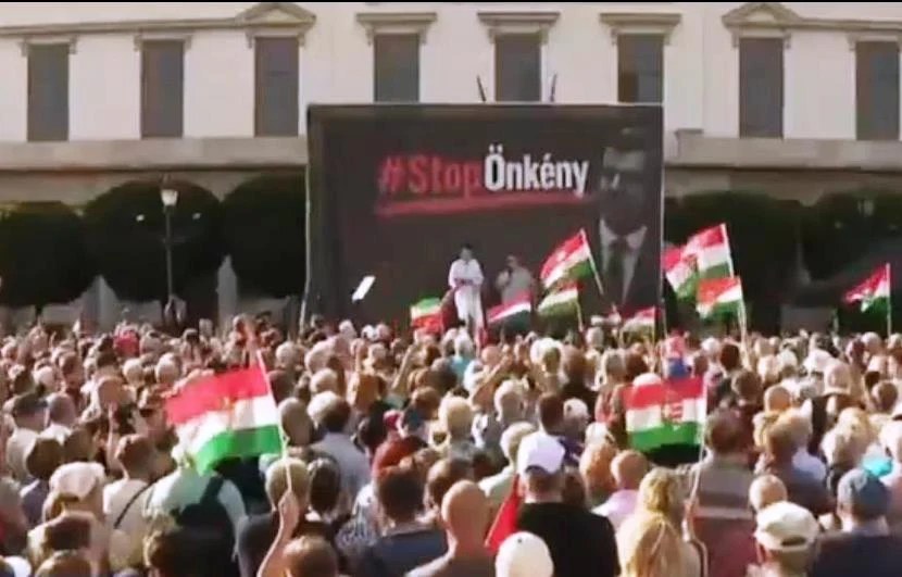 Susținătorii lui Viktor Orban au ieșit în stradă. Ei au protestat la Budapesta împotriva guvernului condus de Peter Magyar