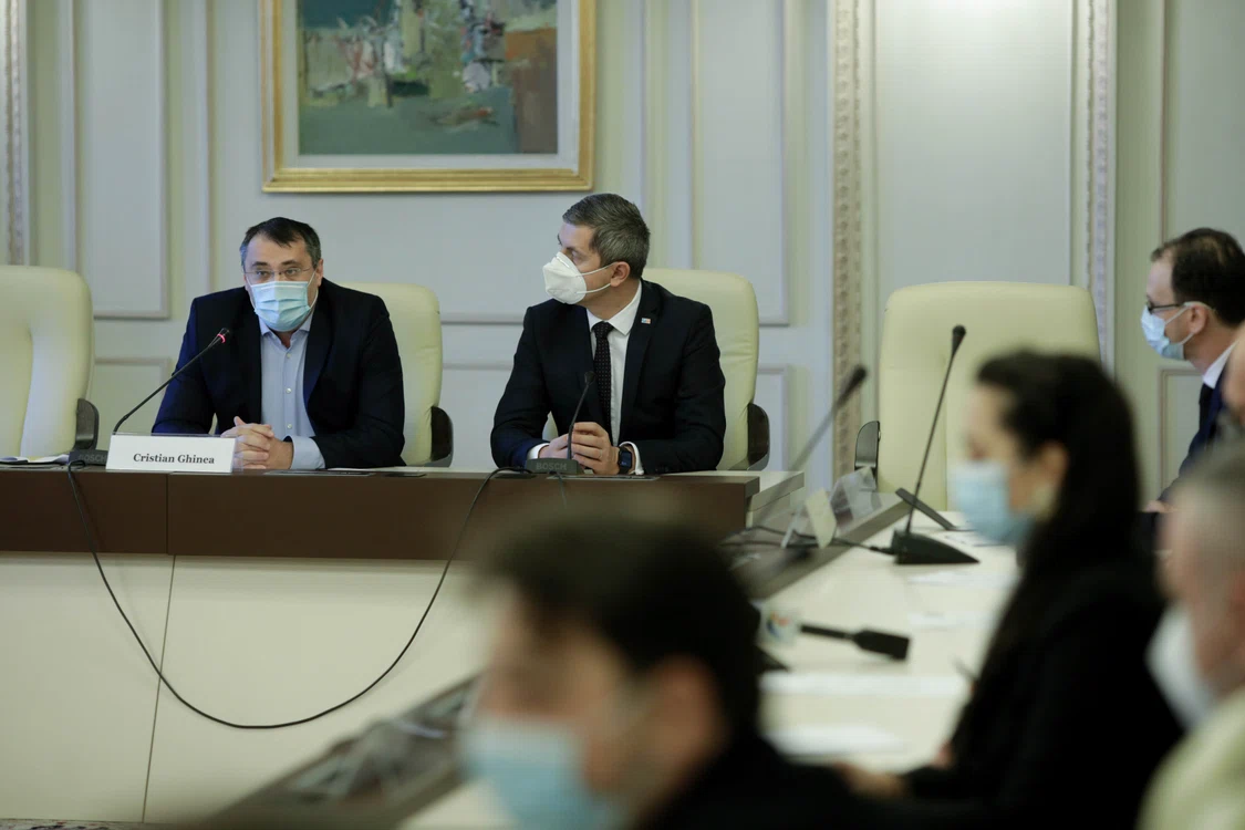 Cristian Ghinea, ministrul propus al Investiţiilor şi Proiectelor Europene, audiat de Comisia de specialitate din Parlament 