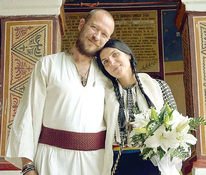 Chris Simion s-a  căsătorit cu Tiberiu Mercurian