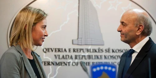 federica mogherini si isa mustafa foto afp