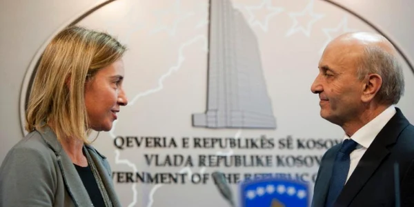 federica mogherini si isa mustafa foto afp