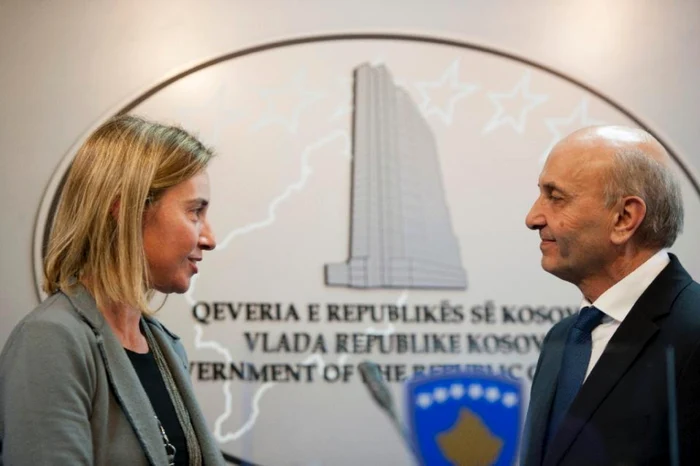 Federica Mogherini şi Isa Mustafa FOTO AFP