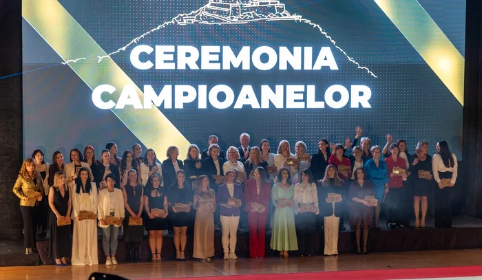 Evenimentul din Deva a reunit 40 de personalități ale gimnasticii (FOTO: Facebook)