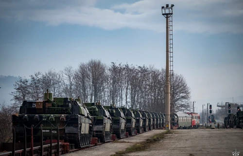 Tancurile au ajuns la Brașov. FOTO: État-Major des Armées