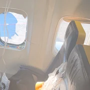 geam spart avion ryan air FOTO X/@FietsenChris