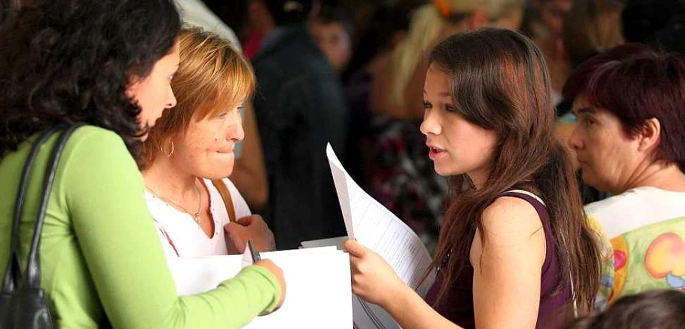 Primeşti 500 de lei din partea statului dacă angajezi studenţi sau elevi pe perioada vacanţei