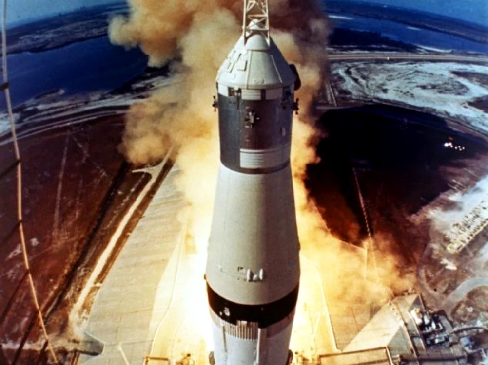 Decolarea rachetei Apollo 11, în 1969, cu motoare testate în prezent