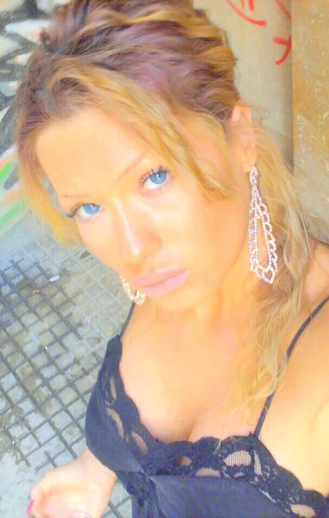 Simona Sensual a fost şi ea certată de către Nea Marin, atunci când a participat o emisiunea de-a lui, în anul 2011