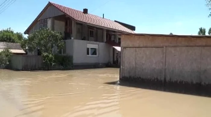 Cod portocaliu de inundaţii în judeţele Timiş şi Caraş SeverinSursă foto: Captură video