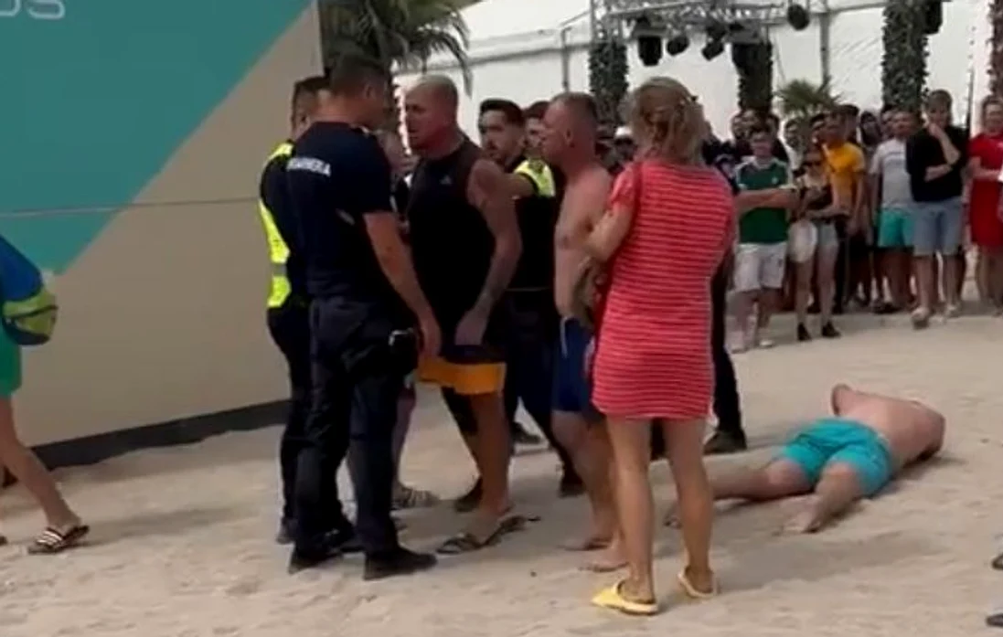 Bătaia a avut loc pe plajă la Costinești FOTO Captură video