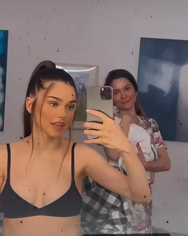 Theo Rose a mers să filmeze promo pentru „Clanul" / Sursa: Instagram  