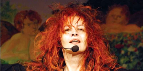 Compozitoarea Irinel Anghel,  solista lucrării „Sacred”,  prezentată la Sala Radio