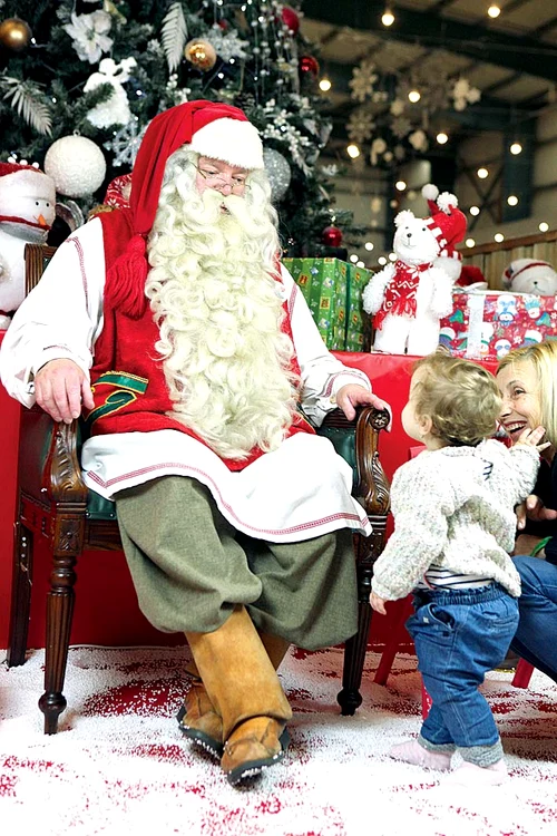 Moşul îi aşteaptă pe copii în regatul său, «Santa Claus Kingdom»