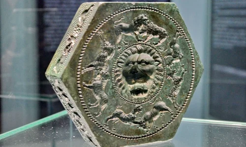 Cum a fost descoperită matrița din bronz de la Sarmizegetusa Regia: «Am cerut recompensa, aflând că valorează cât trei brațări dacice»  jpeg