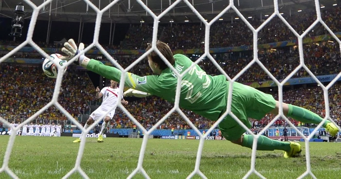 Tim Krul, portarul Olandei FOTO AFP