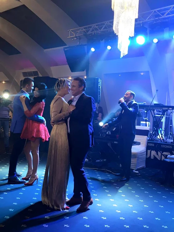 Nașii și finii au dansat pe muzica lui Ștefan Stan
