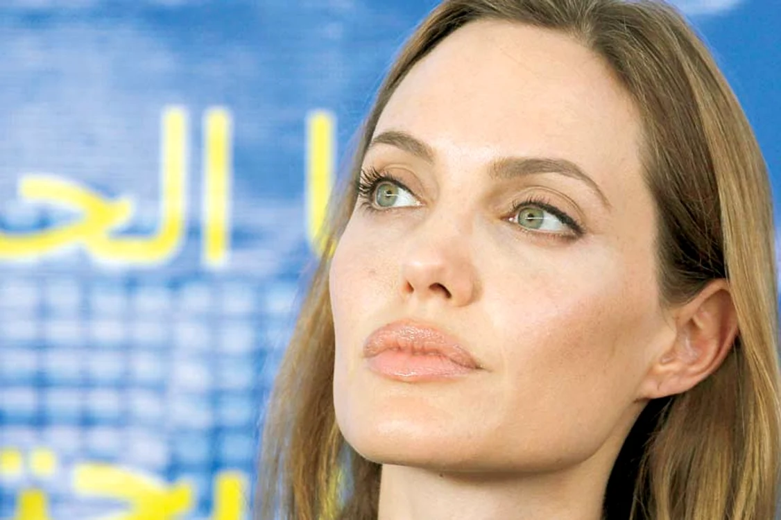 
    Angelina Jolie  obişnuia să se  drogheze  aproape zilnic (fotografii: Guliver / Splashnews / Reuters / Photoland / Wenn)  