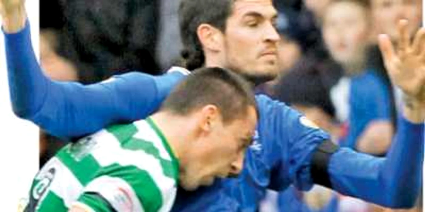 Brown (stânga) l-a lovit cu capul în piept pe Lafferty