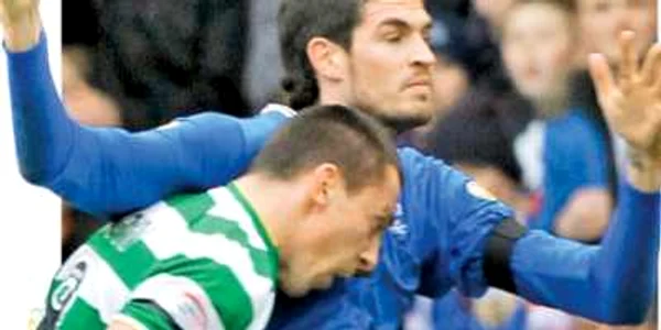 Brown (stânga) l-a lovit cu capul în piept pe Lafferty