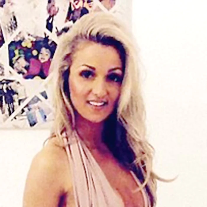 În 2015, iubita  Carla l-a bătut 