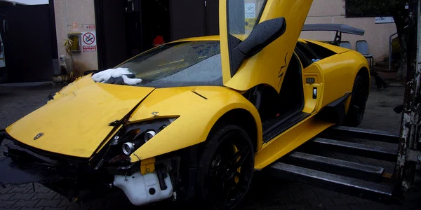Ultimul Murcielago accidentat