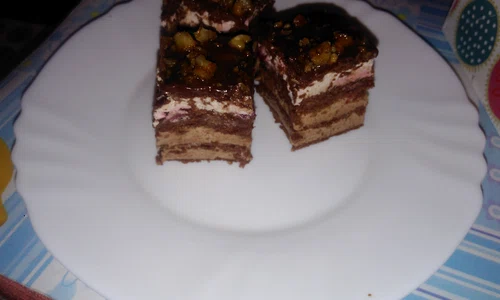 prajitura cu mousse de ciocolatavisine si nuci caramelizate jpeg