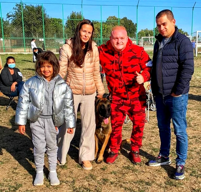 Alături de Livia Graur și de campionul Arlo 