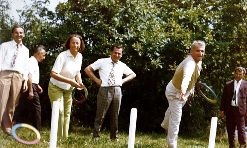 Ion Iliescu, în vacanță alături de Nicolae și Elena Ceaușescu, în vara anului 1976 (© „Fototeca online a comunismului românesc”)