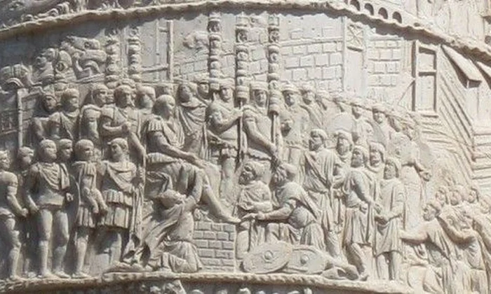 12 mai: A fost inaugurată, la Roma, în forumul nou construit, „Columna lui Traian" jpeg
