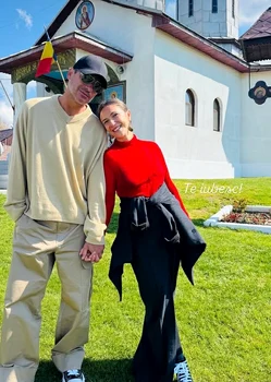 Adela Popescu și Radu Vâlcan, la biserică de Paște foto: Instagram